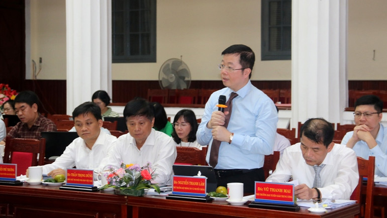 Lãnh đạo Bộ Thông tin và Truyền thông phát biểu ý kiến tại buổi làm việc.