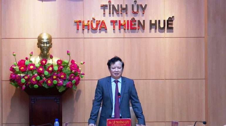 Đồng chí Bí thư Tỉnh ủy tin tưởng Báo Thừa Thiên Huế sẽ có những giải pháp mới, hiệu quả, ngày càng phát triển. Đồng chí Bí thư Tỉnh ủy tin tưởng Báo Thừa Thiên Huế sẽ có những giải pháp mới, hiệu quả, ngày càng phát triển.