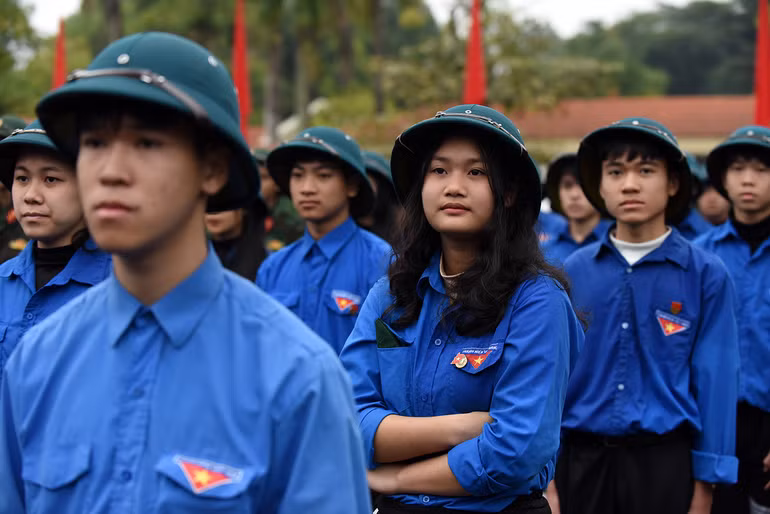 Các đại biểu tham dự buổi lễ.