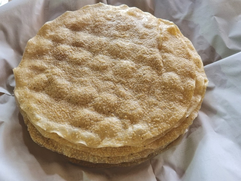 Món bánh tráng Túy Loan gắn liền với ẩm thực đặc trưng xứ Quảng, đặc biệt mỗi dịp Tết đến, xuân về.