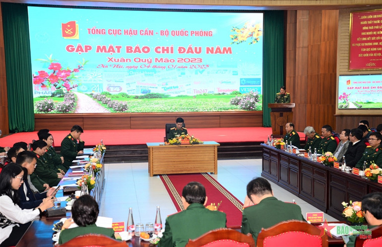 Quang cảnh buổi gặp mặt. (Ảnh: Báo Quân đội nhân dân)