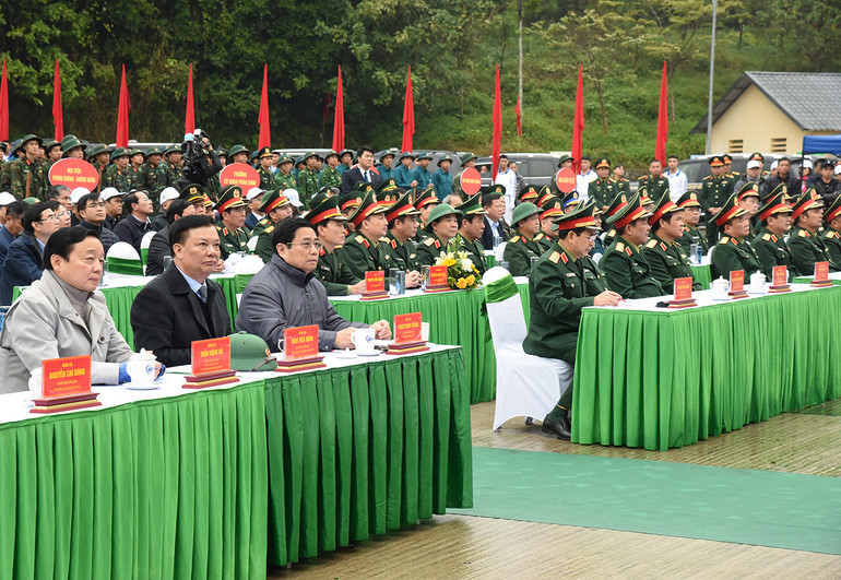 Thủ tướng Phạm Minh Chính và các đại biểu tham dự buổi lễ.