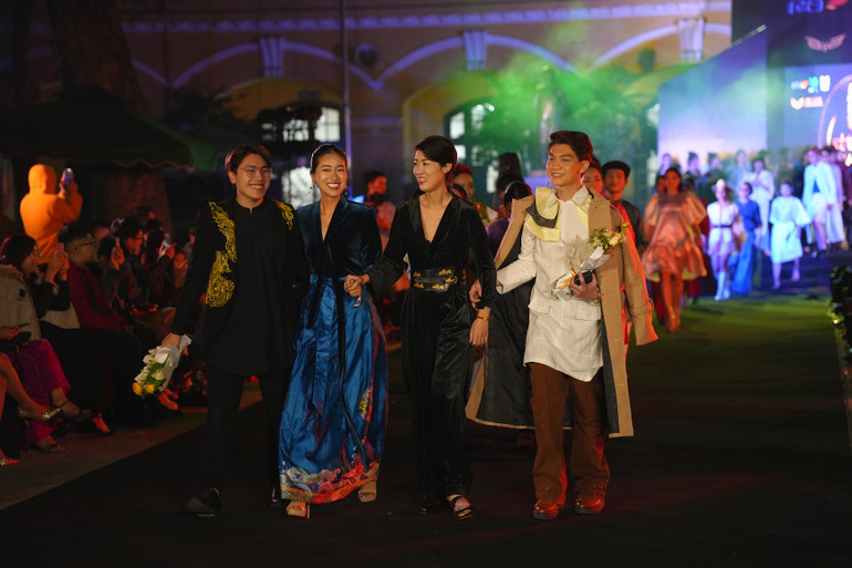 Vạn Thiên Y là nơi gặp gỡ của nhiều người trẻ giàu tình yêu với văn hóa, lịch sử truyền thống.