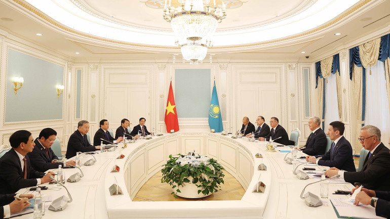 Tổng Bí thư Tô Lâm và Tổng thống Kazakhstan Kassym-Jomart Tokayev hội đàm cấp Nhà nước.