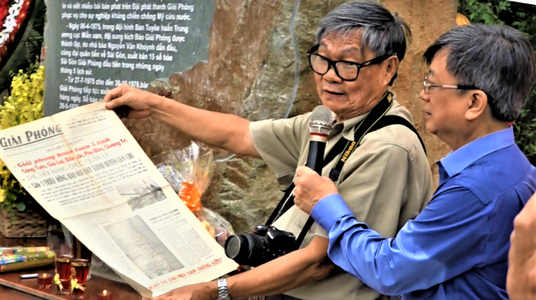 Nhà báo Nguyễn Hồ trong ngày khánh thành bia kỷ niệm Báo Giải Phóng, ngày 25/6/2017.