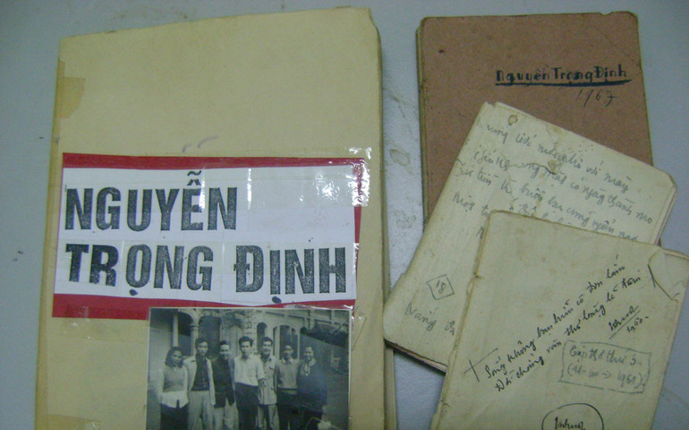 Những cuốn sổ chép thơ của liệt sĩ Nguyễn Trọng Định.