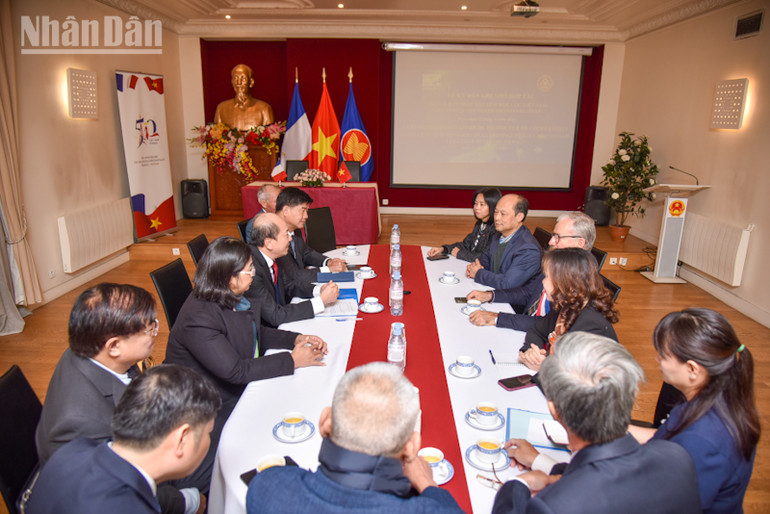 Hai địa phương thống nhất thực hiện các chương trình trao đổi, giao lưu trên những lĩnh vực có thế mạnh như năng lượng tái tạo, chuyển đổi số, y tế, môi trường, quy hoạch đô thị. (Ảnh: MINH DUY)