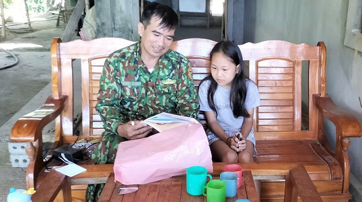 Các cháu đã được chuẩn bị đầy đủ sách vở học tập.