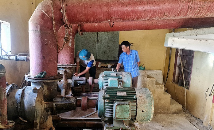 Khối lượng công việc lớn, áp lực nhưng đồng lương bèo bọt khiến nhiều công nhân không mặn mà với nghề. Khối lượng công việc lớn, áp lực nhưng đồng lương bèo bọt khiến nhiều công nhân không mặn mà với nghề.