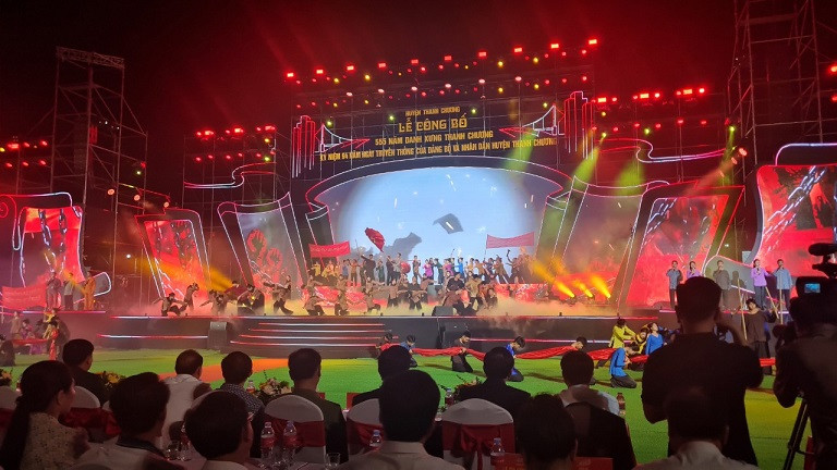 Lễ công bố 555 năm danh xưng Thanh Chương (1469-2024) và Kỷ niệm 94 năm ngày truyền thống của Đảng bộ, nhân dân huyện Thanh Chương (1/9/1930-1/9/2024). (Ảnh: Anh Dũng)