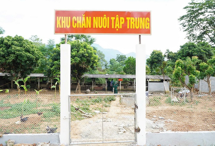 Khu chăn nuôi đang được Đồn đẩy nhanh tiến độ.