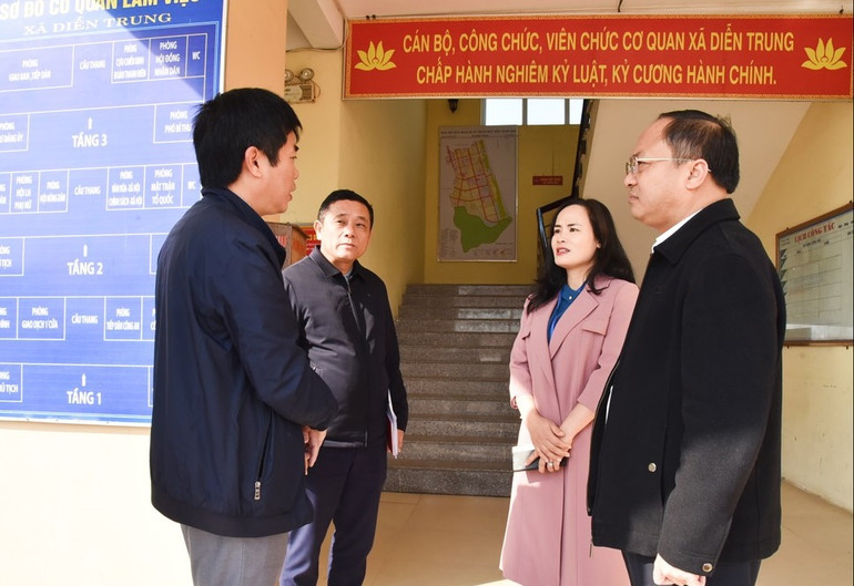 Kiểm tra tại xã Diễn Trung, huyện Diễn Châu. (Ảnh: Lê Thanh)