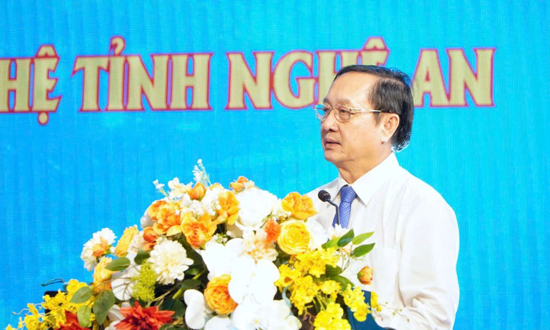 Bộ trưởng Khoa học và Công nghệ Huỳnh Thành Đạt phát biểu tại buổi lễ. Bộ trưởng Khoa học và Công nghệ Huỳnh Thành Đạt phát biểu tại buổi lễ.