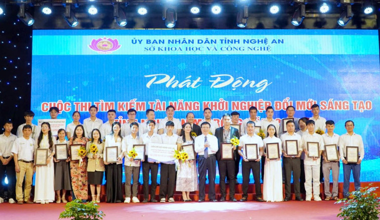 Sở Khoa học và Công nghệ tỉnh Nghệ An đã trao giải Cuộc thi tìm kiếm tài năng khởi nghiệp đổi mới sáng tạo tỉnh Nghệ An mở rộng năm 2024. Sở Khoa học và Công nghệ tỉnh Nghệ An đã trao giải Cuộc thi tìm kiếm tài năng khởi nghiệp đổi mới sáng tạo tỉnh Nghệ An mở rộng năm 2024.