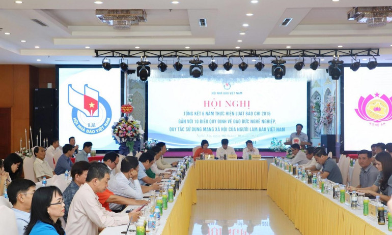 Hội nghị Tổng kết 6 năm thực hiện Luật Báo chí 2016. Hội nghị Tổng kết 6 năm thực hiện Luật Báo chí 2016.