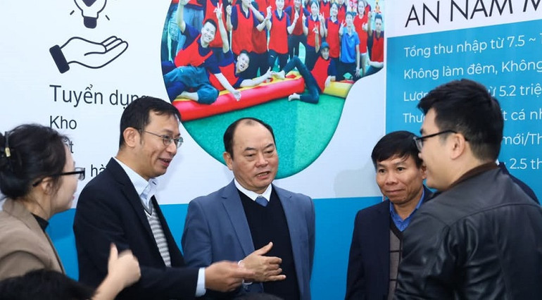 Tuyển đủ lao động, lao động không "nhảy việc" là vấn đề sống còn của các doanh nghiệp ở các khu công nghiệp Nghệ An.