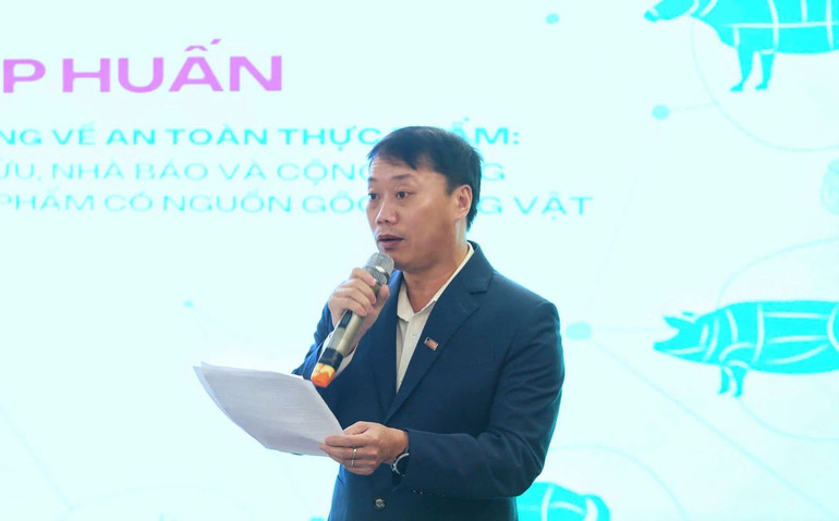 Phó Tổng Biên tập Báo Nông nghiệp Việt Nam Lê Trọng Đảm phát biểu tại hội thảo.