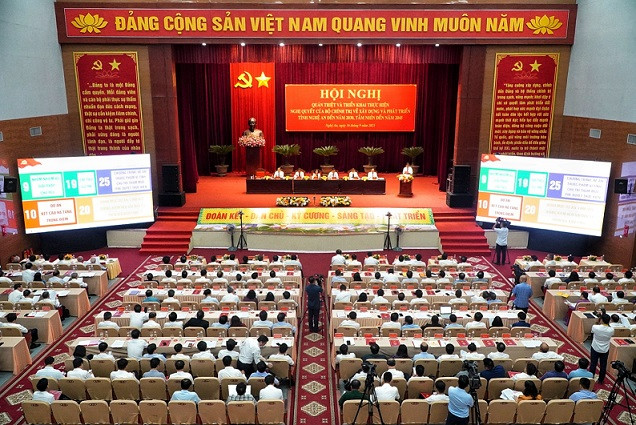 700 đại biểu dự hội nghị trực tiếp.