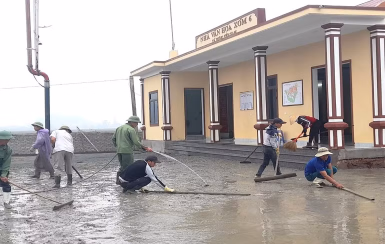 Nhân dân xã Hưng Yên Nam đồng lòng, quyết tâm cao để đưa Hưng Yên Nam về đích nông thôn mới.