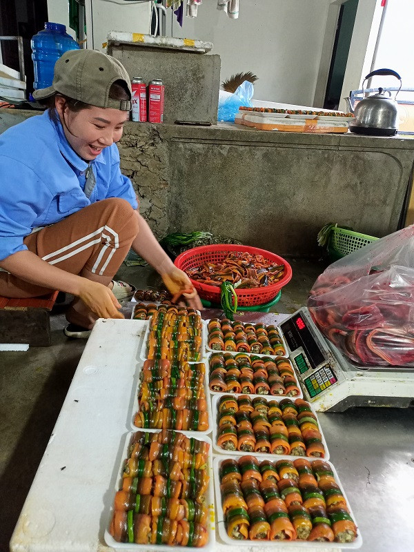 Nuôi và chế biến đặc sản lươn theo chuỗi ở các làng nghề huyện Yên Thành. Nuôi và chế biến đặc sản lươn theo chuỗi ở các làng nghề huyện Yên Thành.