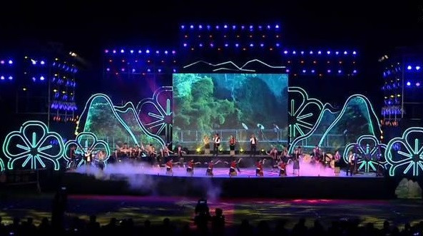 Các chương trình nghệ thuật của đồng bào các dân tộc ở miền Tây Nghệ An cần được lưu truyền và phát triển.