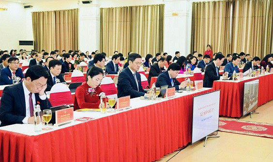 Các đại biểu xem xét các các nội dung liên quan.