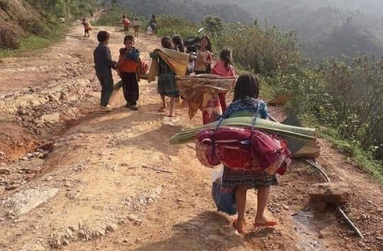 Nghệ An phấn đấu đến năm 2025, 100% số xã có đường ô-tô đến trung tâm xã được trải nhựa.