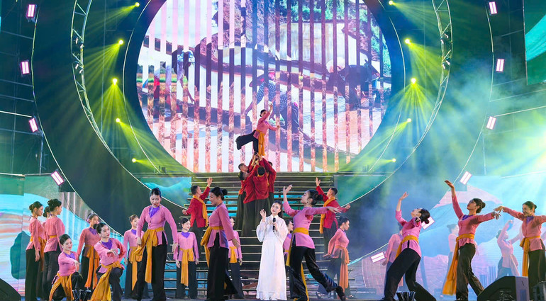 Nhiều tiết mục đặc sắc mang đậm dấu ấn bản sắc văn hóa, con người Nghệ An.