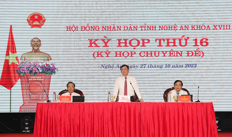 Điều hành kỳ họp.