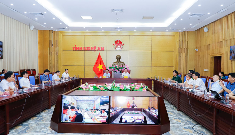 Ủy ban Nhân dân tỉnh Nghệ An triển khai công tác ứng phó với bão số 3.