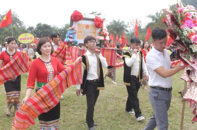 Lễ hội Mường Ham (huyện Quỳ Hợp) thu hút đông du khách và người dân trong vùng.