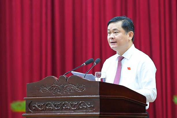 Bí thư Tỉnh ủy, Chủ tịch Hội đồng nhân dân tỉnh, Trưởng Đoàn đại biểu Quốc hội tỉnh Nghệ An Thái Thanh Quý phát biểu khai mạc kỳ họp.