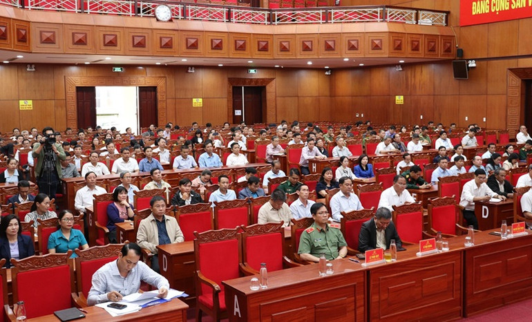 Các đại biểu dự lễ phát động.