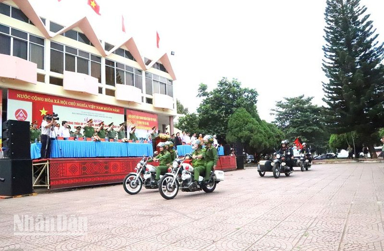 Lực lượng Công an tỉnh Đắk Lắk ra quân thực hiện đợt cao điểm tấn công trấn áp tội phạm, bảo đảm an ninh trật tự thời gian trước, trong và sau Tết Nguyên đán Giáp Thìn 2024. Lực lượng Công an tỉnh Đắk Lắk ra quân thực hiện đợt cao điểm tấn công trấn áp tội phạm, bảo đảm an ninh trật tự thời gian trước, trong và sau Tết Nguyên đán Giáp Thìn 2024.