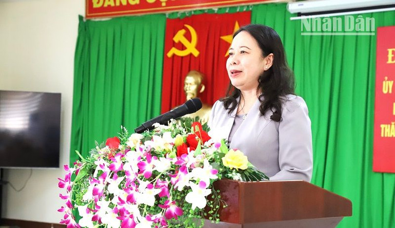 Phó Chủ tịch nước Võ Thị Ánh Xuân phát biểu với viên chức, người lao động và các đối tượng bảo trợ xã hội đang được nuôi dưỡng tại Trung tâm Bảo trợ xã hội tỉnh Đắk Lắk.