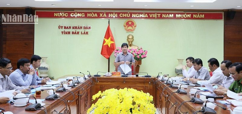 Phó Chủ tịch Ủy ban nhân dân tỉnh Đắk Lắk Nguyễn Thiên Văn phát biểu tại hội nghị.