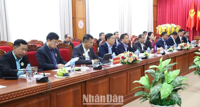 Đoàn công tác Ban Dân vận Đảng Nhân dân tỉnh Mondulkiri-Campuchia dự hội nghị. Đoàn công tác Ban Dân vận Đảng Nhân dân tỉnh Mondulkiri-Campuchia dự hội nghị.