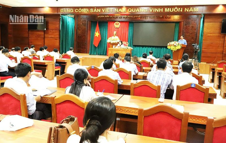 Quang cảnh buổi họp.