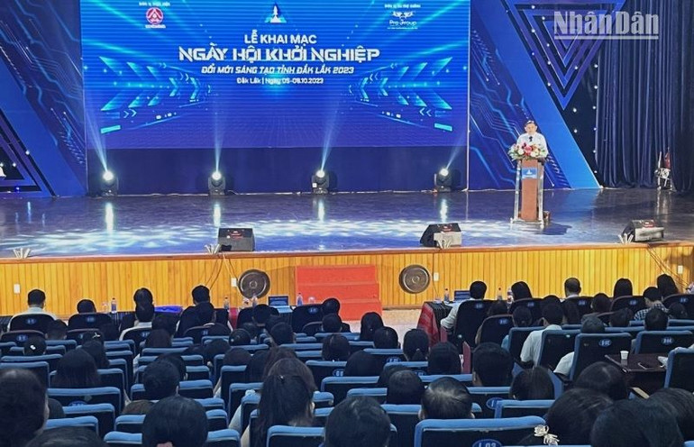 Phó Chủ tịch Thường trực Ủy ban nhân dân tỉnh Đắk Lắk Nguyễn Tuấn Hà phát biểu khai mạc Ngày hội khởi nghiệp đổi mới sáng tạo tỉnh Đắk Lắk năm 2023.
