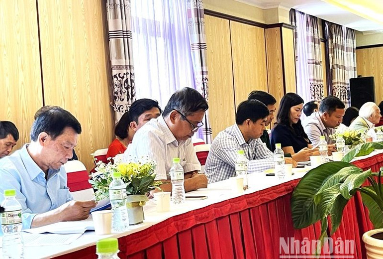 Các đại biểu dự buổi tọa đàm. Các đại biểu dự buổi tọa đàm.