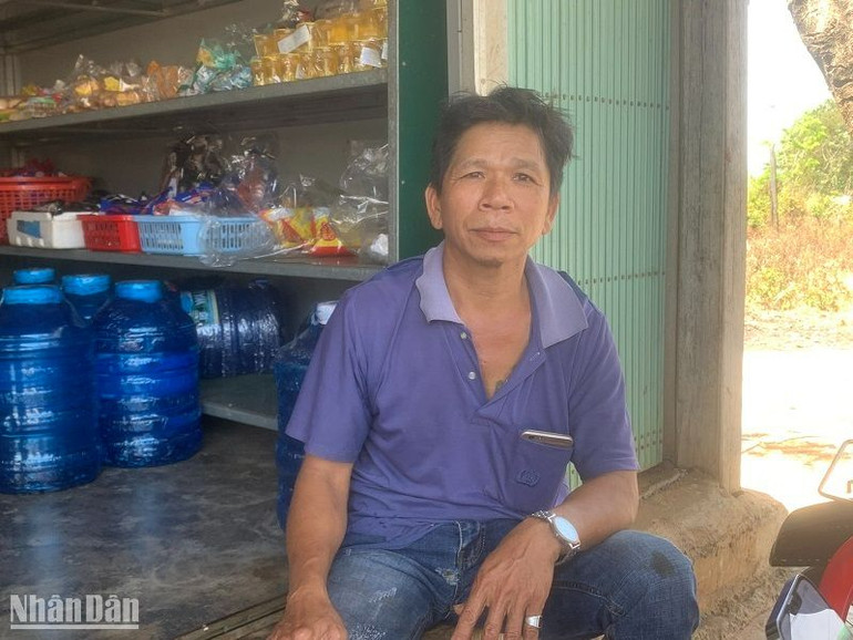 Ông Lý Văn Lèn, trú tại thôn Hợp Hòa, xã Ea M’droh, người chứng kiến vụ việc đánh nhau, trong đó có cán bộ xã Ea M'Droh. Ông Lý Văn Lèn, trú tại thôn Hợp Hòa, xã Ea M’droh, người chứng kiến vụ việc đánh nhau, trong đó có cán bộ xã Ea M'Droh.