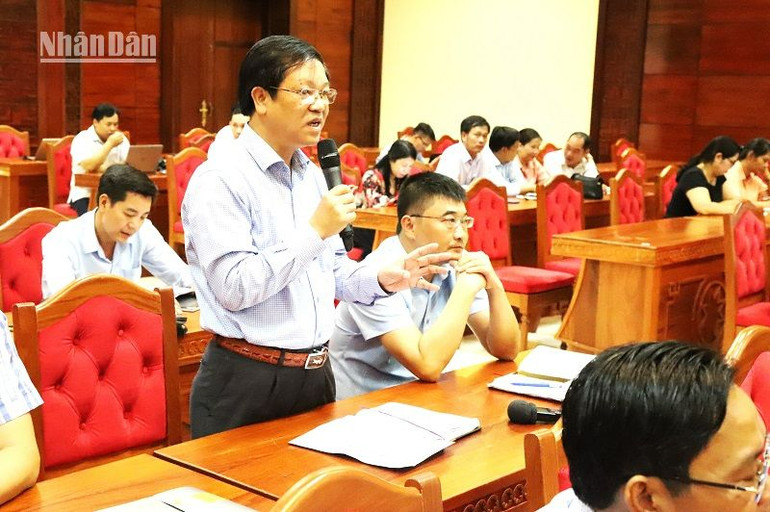 Đại diện các địa phương góp ý cho phương án tuyển sinh lớp 10 năm học 2023-2024 của tỉnh Đắk Lắk.