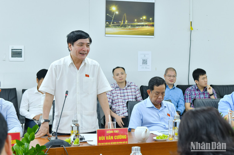 Tổng Thư ký Quốc hội, Chủ nhiệm Văn phòng Quốc hội Bùi Văn Cường phát biểu tại buổi làm việc. Tổng Thư ký Quốc hội, Chủ nhiệm Văn phòng Quốc hội Bùi Văn Cường phát biểu tại buổi làm việc.