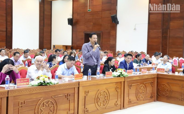 Ông Phạm Đông Thanh, Chủ tịch Hội doanh nhân trẻ thành phố Buôn Ma Thuột nêu những khó khăn, vướng mắc đối với doanh nghiệp tại hội nghị đối thoại.