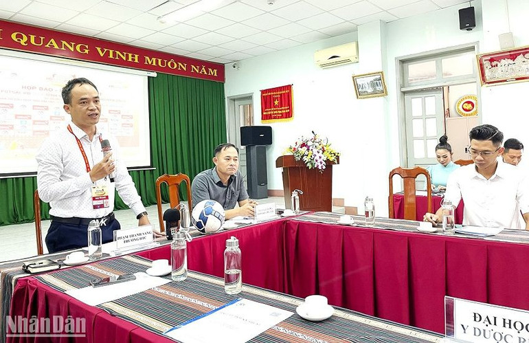 Ông Phạm Thanh Sang, Trưởng Ban Tổ chức giải đấu phát biểu tại buổi họp báo-họp kỹ thuật.