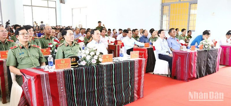 Phó Thủ tướng Trần Lưu Quang cùng các đại biểu của Trung ương và tỉnh Đắk Lắk dự Ngày hội "Toàn dân bảo vệ an ninh Tổ quốc" năm 2023 xã Ea Tul.