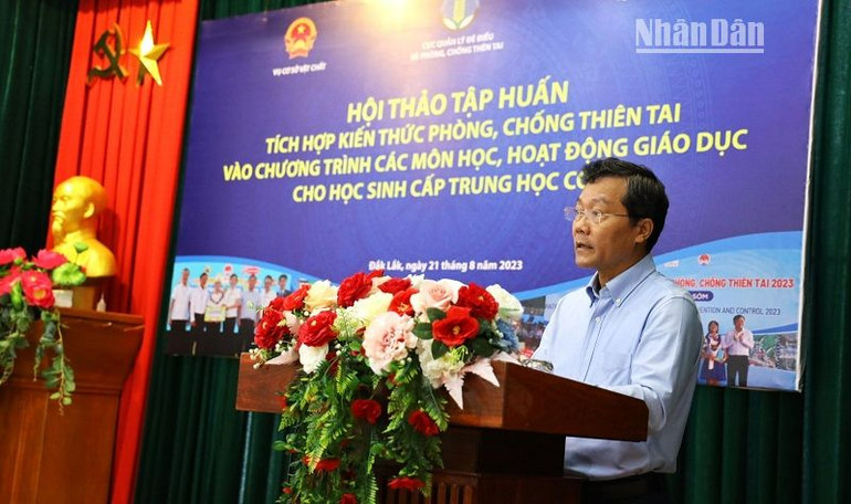 Phó Cục trưởng Cục Quản lý đê điều và phòng, chống thiên tai Nguyễn Văn Tiến phát biểu khai mạc hội thảo tập huấn.