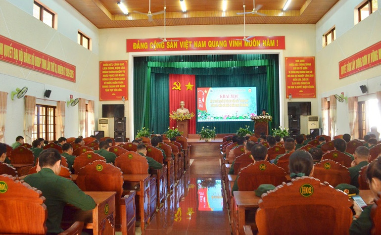 Quang cảnh khai mạc hội thi. (Ảnh: NGỌC LÂN)