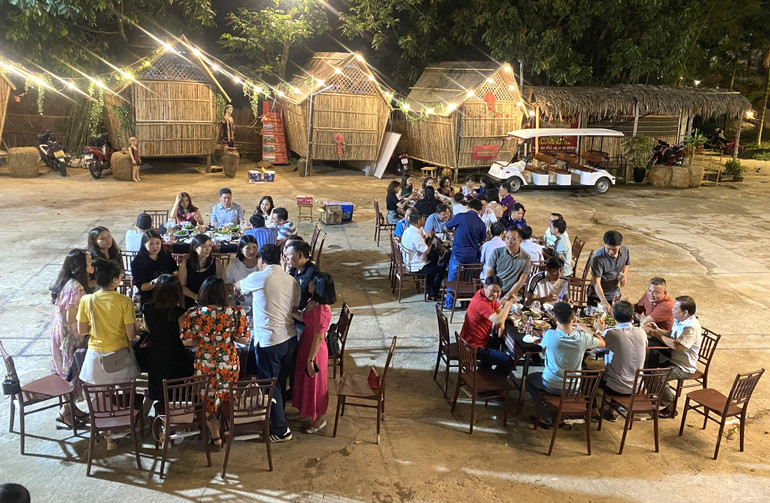 Mặc dù số lượng khách đến Đắk Lắk trong dịp nghỉ lễ Giỗ tổ Hùng Vương (10/3 âm lịch), 30/4 và 1/5 trên địa bàn tỉnh tăng mạnh, nhưng tình hình an ninh trật tự, an toàn vệ sinh thực phẩm được bảo đảm.