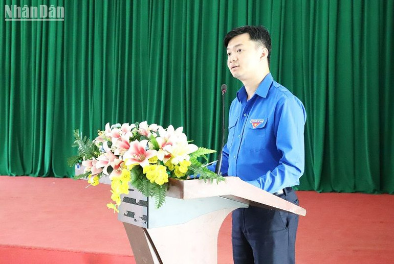 Anh Nguyễn Minh Triết phát biểu tại buổi làm việc với Ban Thường vụ Tỉnh đoàn Đắk Lắk.